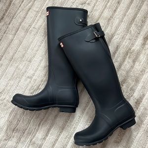 Tall, Navy Hunter Boots, Size 8